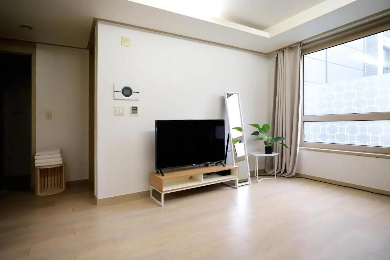 Modern 2 Bedroom 2 Bed 1-Bathroom Apartment For Rent In Gangnam Seou Seoul 0*,  South Korea